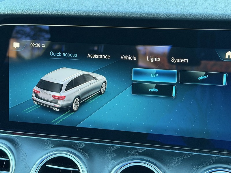 Mercedes-Benz E Class E200 AMG Line Edition - U1542