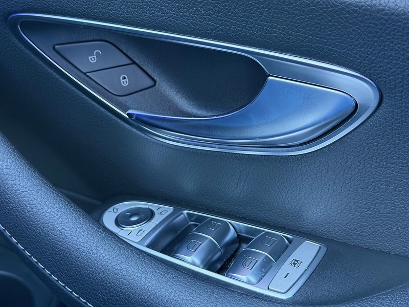 Mercedes-Benz E Class E200 AMG Line Edition - U1542