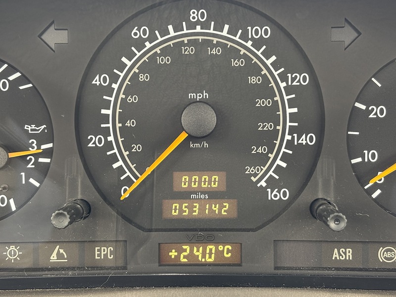 Mercedes-Benz SL Sl 500 - U1669