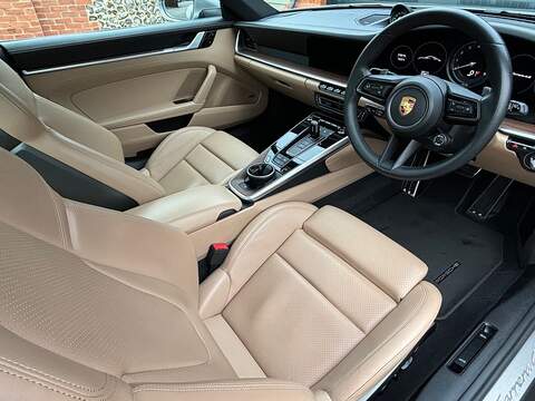 Porsche 3.0T 992 Carrera 4S Coupe 2dr Petrol PDK 4WD Euro 6 (s/s) (450 ps)