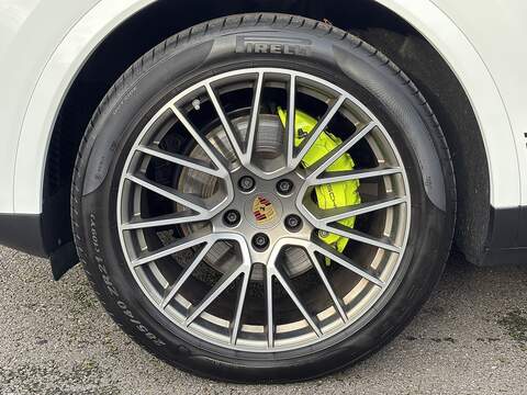 Porsche 3.0 V6 E-Hybrid 17.9kWh Platinum Edition SUV 5dr Petrol Plug-in Hybrid TiptronicS 4WD Euro 6 (s/s) (3.6kW Charger) (462 ps)