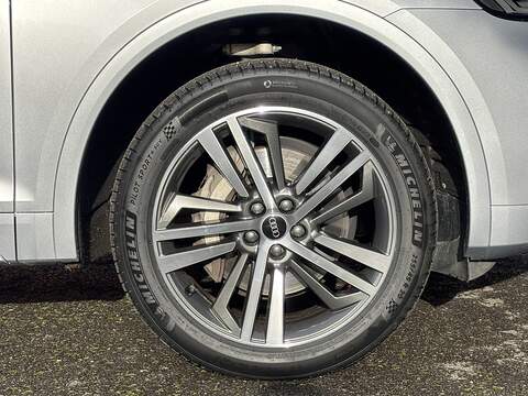 Audi 2.0 TFSIe 55 Competition SUV 5dr Petrol Plug-in Hybrid S Tronic quattro Euro 6 (s/s) 17.9kWh (367 ps)