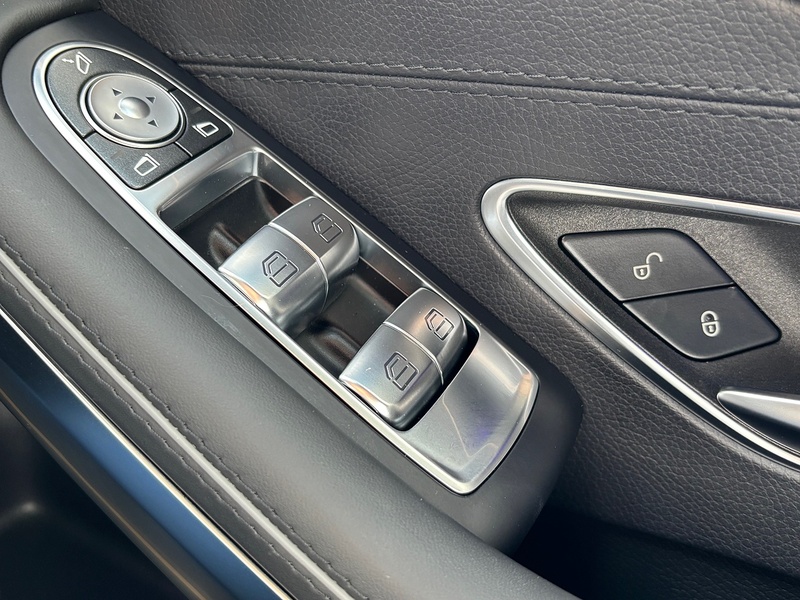 Mercedes-Benz S Class S560 V8 BiTurbo AMG Line - U1780