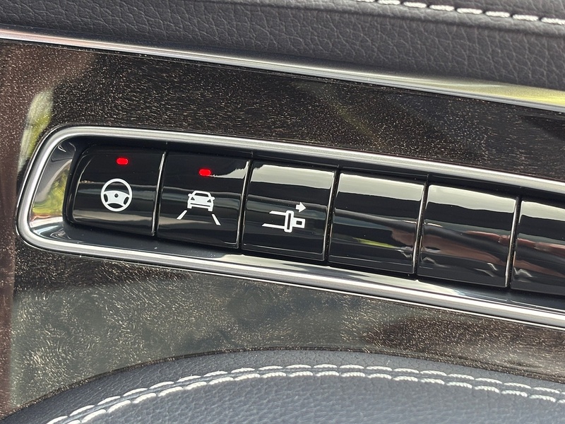 Mercedes-Benz S Class S560 V8 BiTurbo AMG Line - U1780