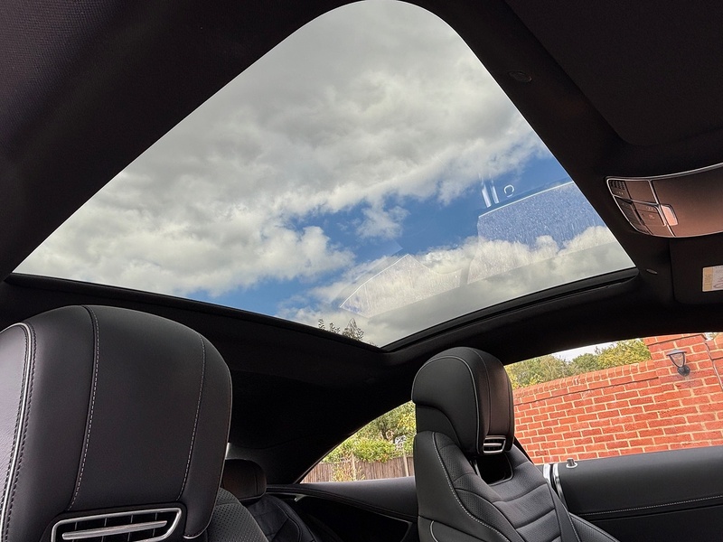 Mercedes-Benz S Class S560 V8 BiTurbo AMG Line - U1780