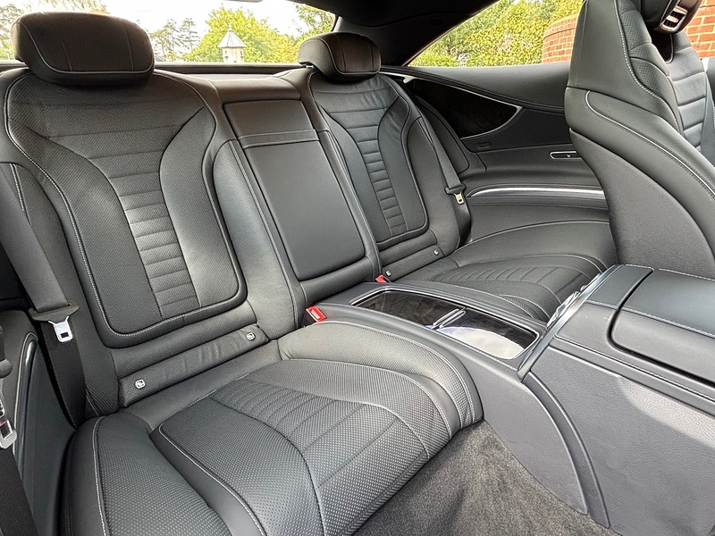 Mercedes-Benz S Class S560 V8 BiTurbo AMG Line - U1780