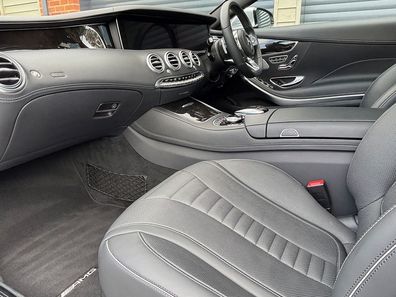 Mercedes-Benz S Class S560 V8 BiTurbo AMG Line - U1780