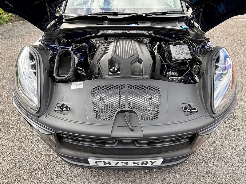 Porsche Macan T - U1786