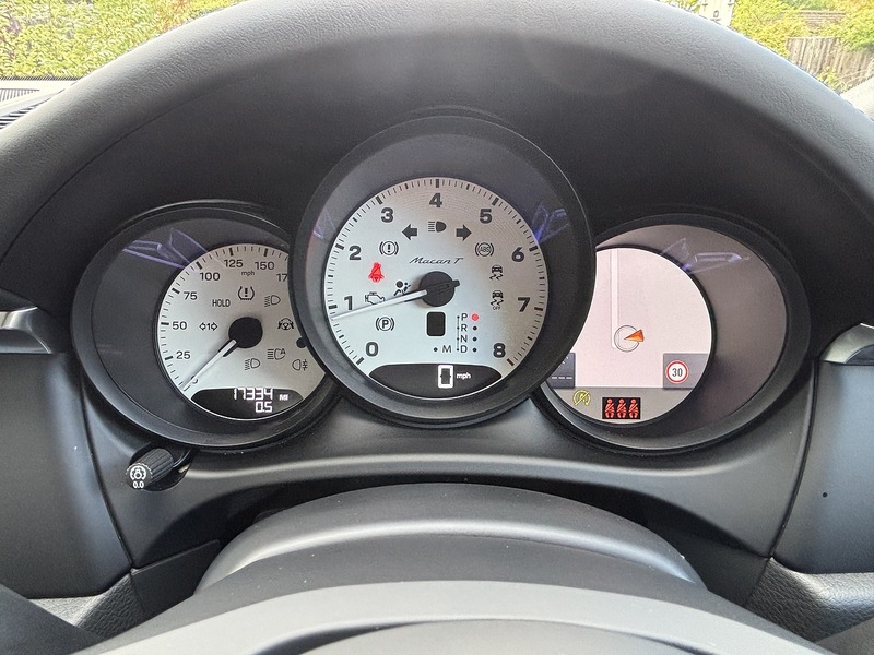 Porsche Macan T - U1786