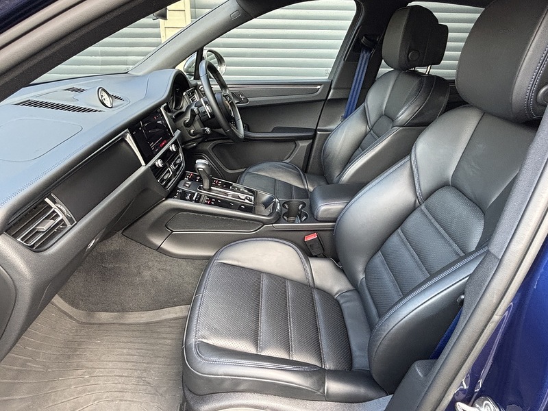 Porsche Macan T - U1786