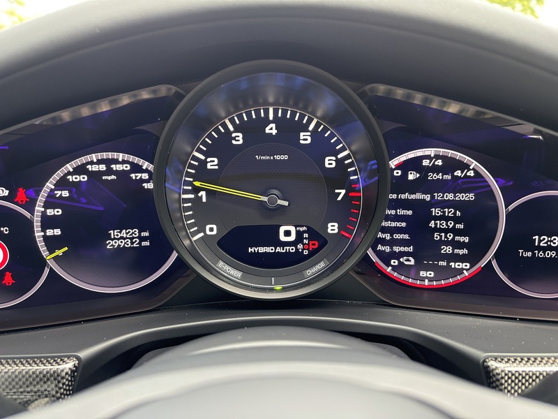 Porsche Panamera V6 E-Hybrid 4 Platinum Edition - U1787