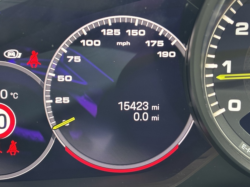 Porsche Panamera V6 E-Hybrid 4 Platinum Edition - U1787