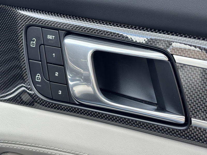 Porsche Panamera V6 E-Hybrid 4 Platinum Edition - U1787