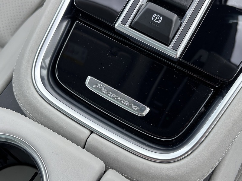 Porsche Panamera V6 E-Hybrid 4 Platinum Edition - U1787