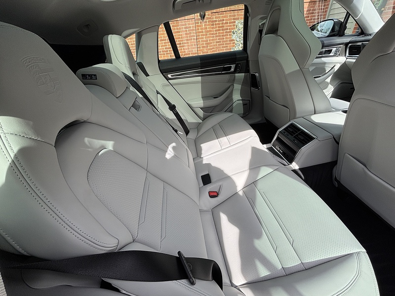 Porsche Panamera V6 E-Hybrid 4 Platinum Edition - U1787