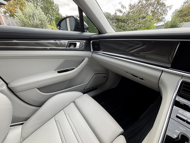 Porsche Panamera V6 E-Hybrid 4 Platinum Edition - U1787