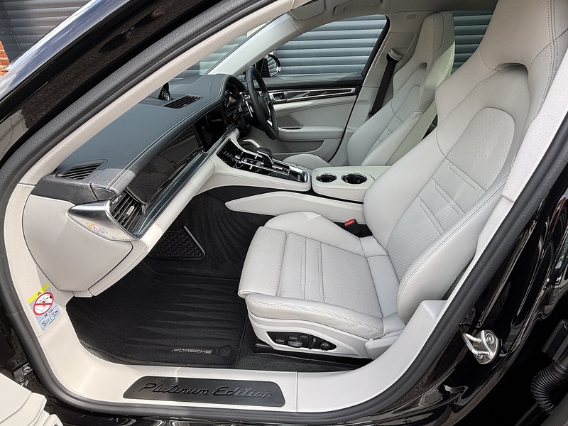 Porsche Panamera V6 E-Hybrid 4 Platinum Edition - U1787