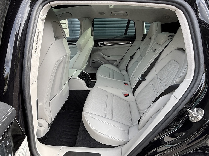 Porsche Panamera V6 E-Hybrid 4 Platinum Edition - U1787