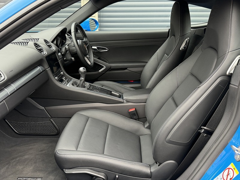 Porsche 718 Cayman T Style Edition - U1810