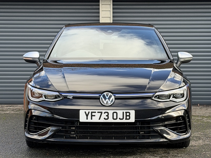Volkswagen Golf TSI R - U1819
