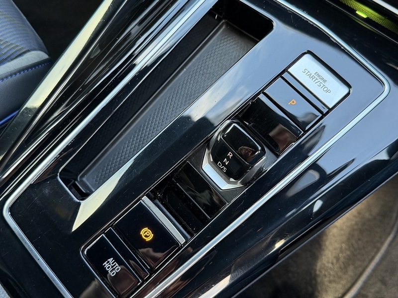 Volkswagen Golf TSI R - U1819