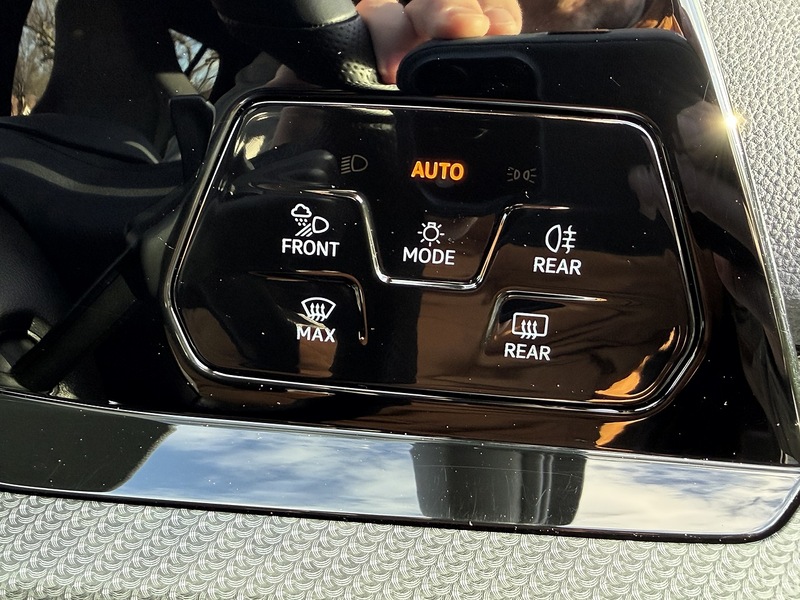 Volkswagen Golf TSI R - U1819