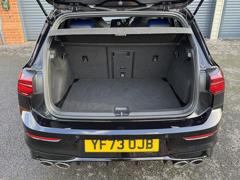 Volkswagen Golf TSI R - U1819