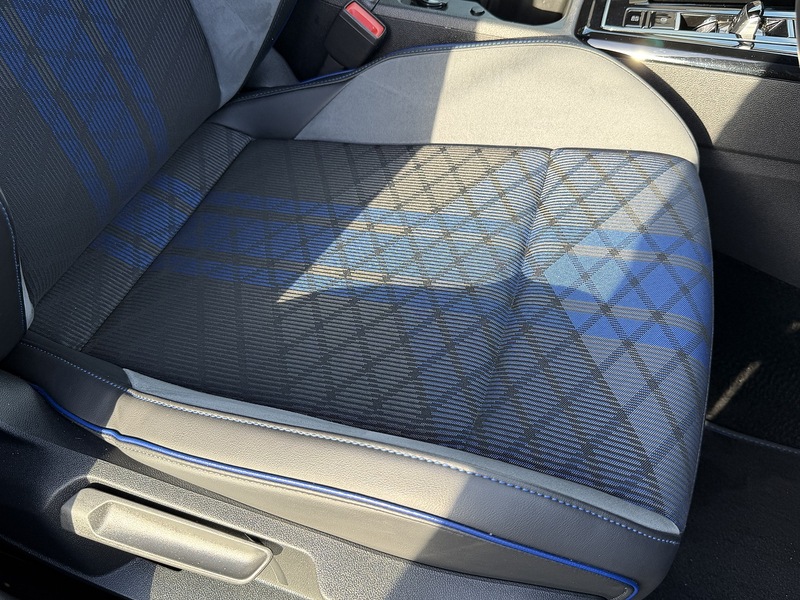 Volkswagen Golf TSI R - U1819