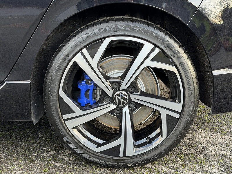 Volkswagen Golf TSI R - U1819