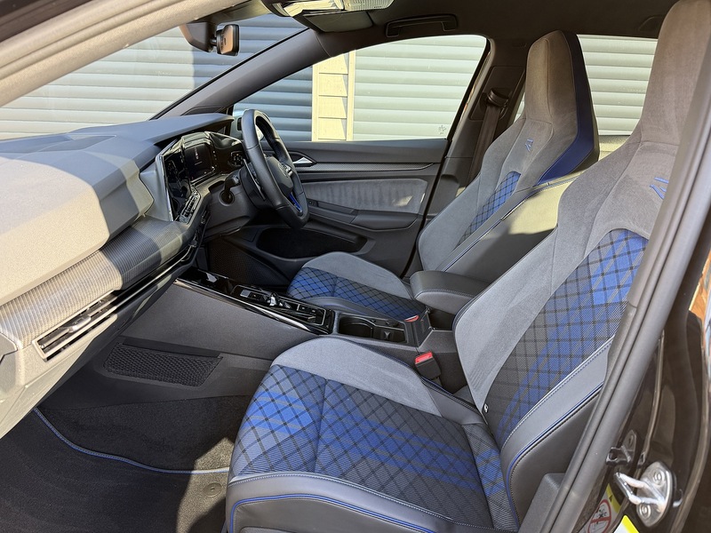 Volkswagen Golf TSI R - U1819