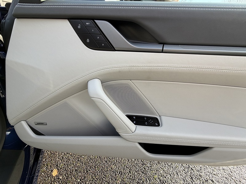 Porsche 911 992 Carrera - U1821