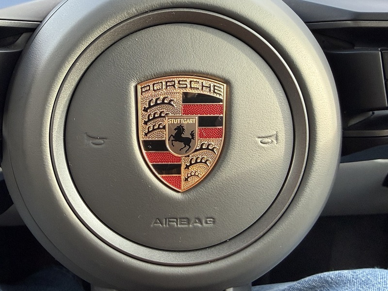 Porsche 911 992 Carrera - U1821