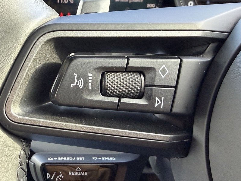 Porsche 911 992 Carrera - U1821