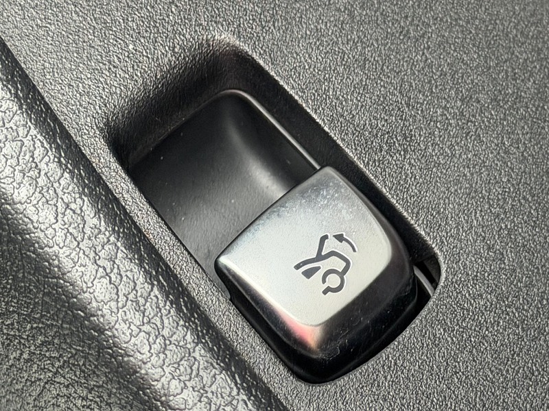 Mercedes-Benz E Class E400d AMG Line Night Edition - U1829