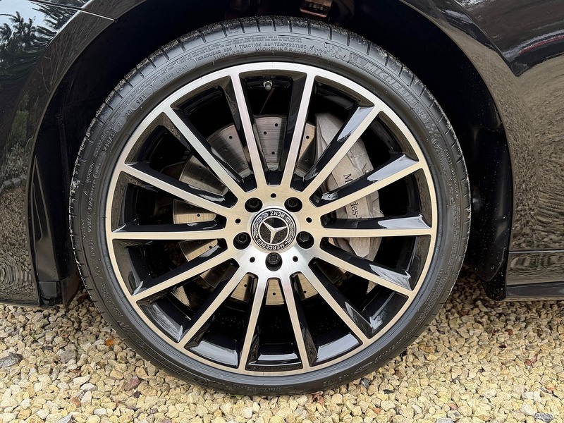 Mercedes-Benz E Class E400d AMG Line Night Edition - U1829