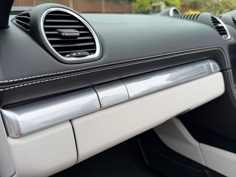 Porsche 718 Boxster GTS - U1836