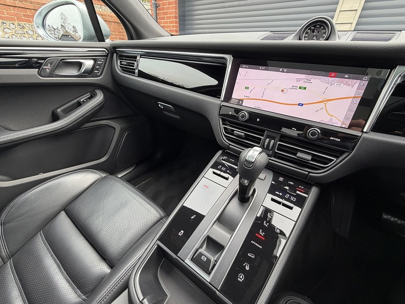 Porsche Macan T V6 S - U1840