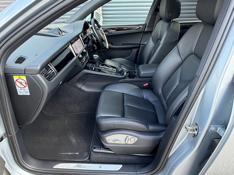 Porsche Macan T V6 S - U1841