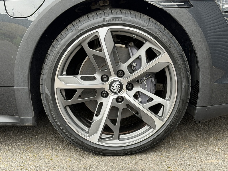 Porsche Taycan Performance Plus 4 - U1843