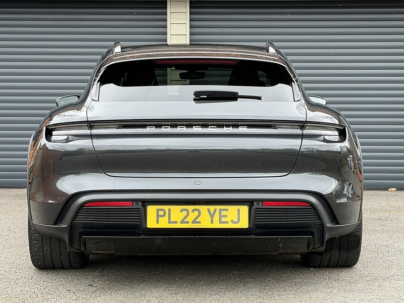 Porsche Taycan Performance Plus 4 - U1843
