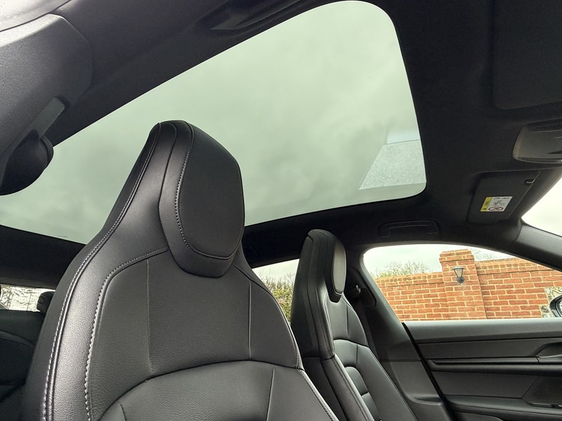 Porsche Taycan Performance Plus 4 - U1843