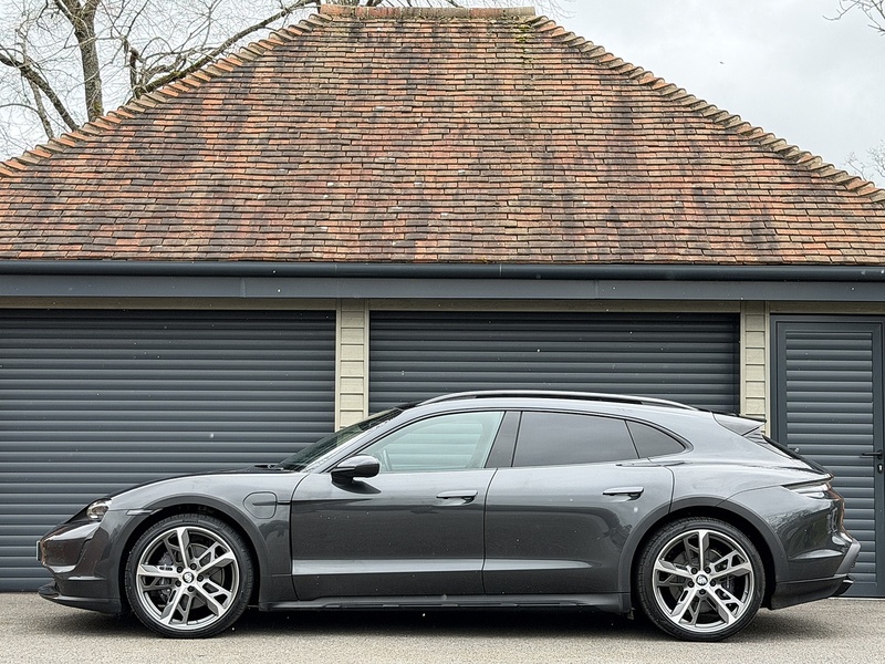 Porsche Taycan Performance Plus 4 - U1843
