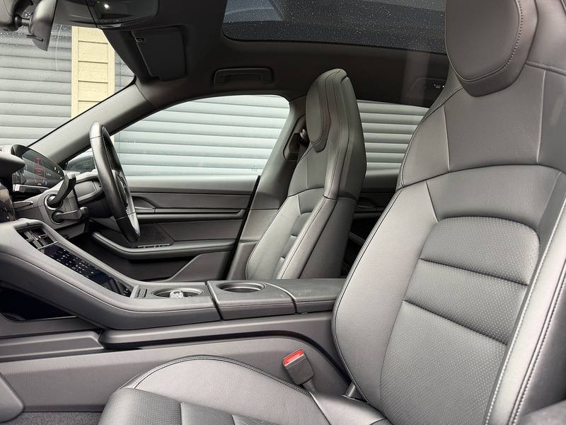 Porsche Taycan Performance Plus 4 - U1843