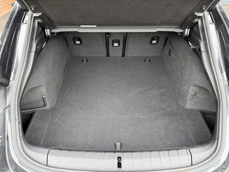 Porsche Taycan Performance Plus 4 - U1843