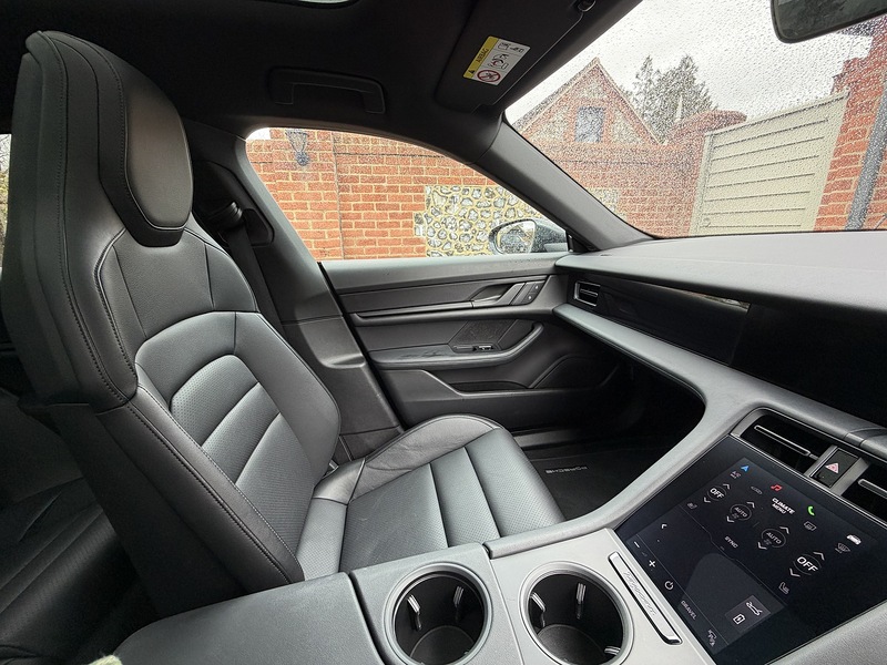 Porsche Taycan Performance Plus 4 - U1843