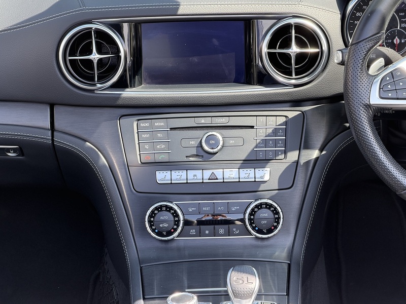 Mercedes-Benz SL SL400 V6 AMG Line - U1854