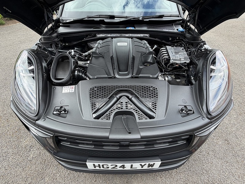 Porsche Macan T V6 S - U1855