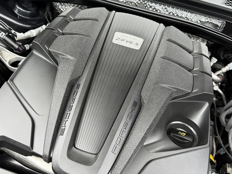 Porsche Macan T V6 S - U1855