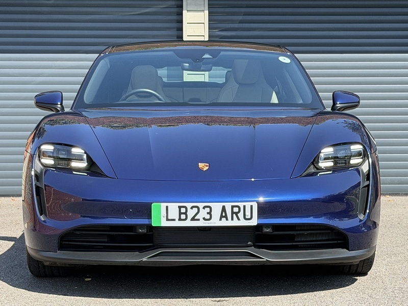 Porsche Taycan Performance - U1873