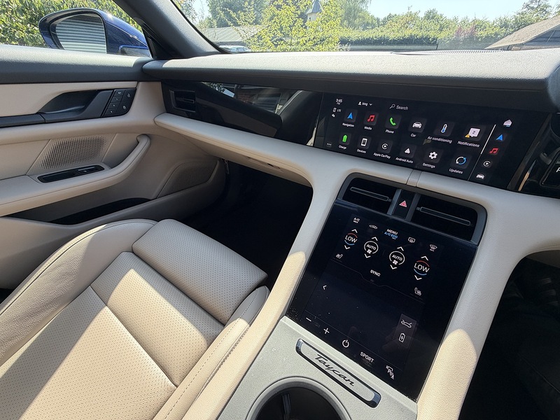Porsche Taycan Performance - U1873